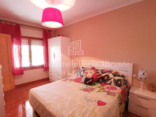 chalet campet novelda