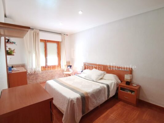 chalet campet novelda