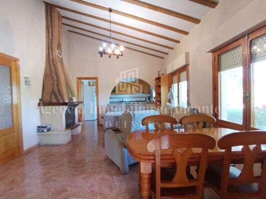 chalet campet novelda