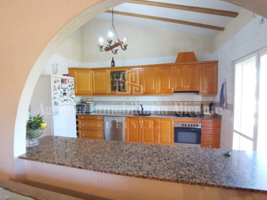 chalet campet novelda