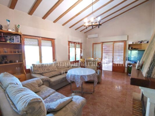 chalet campet novelda