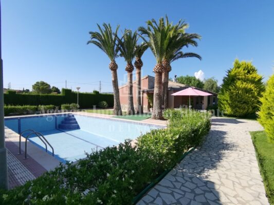 chalet campet novelda