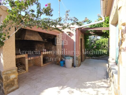 chalet campet novelda